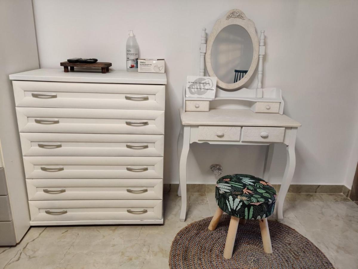 Vintage Lux Homes Vrasná Eksteriør bilde