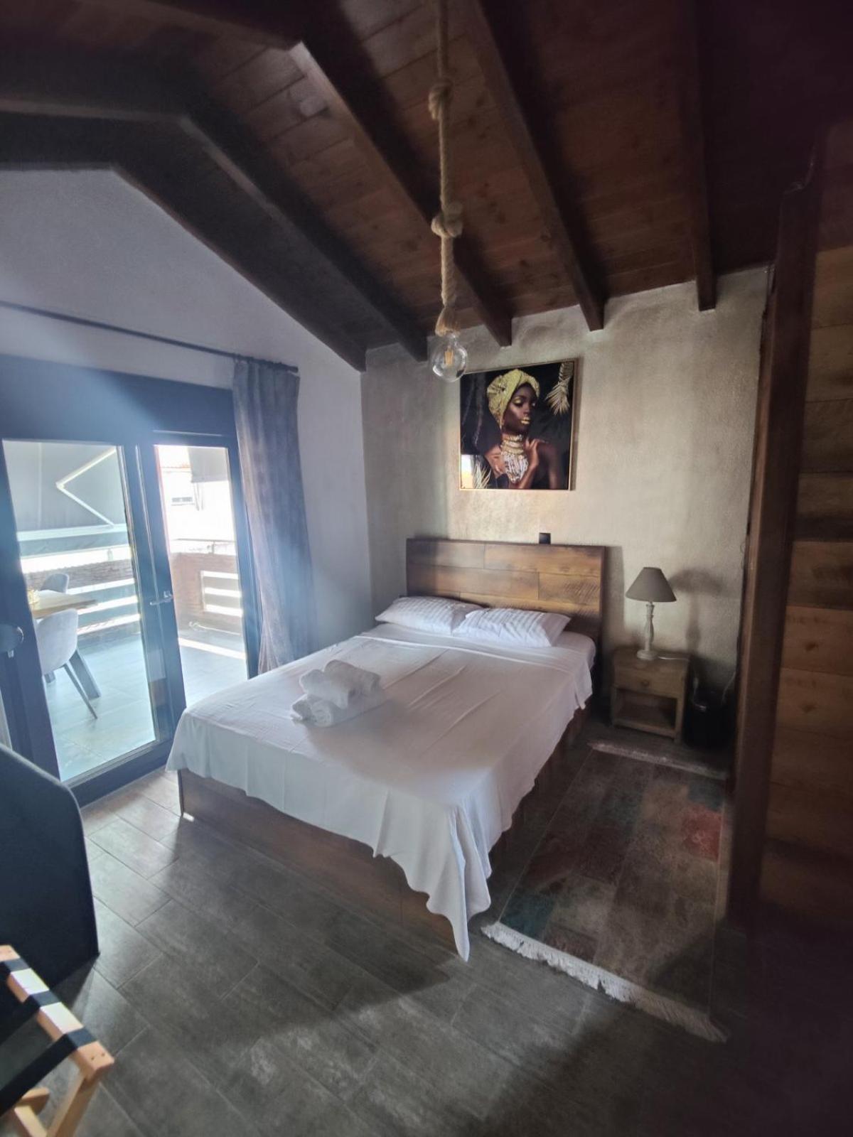 Vintage Lux Homes Vrasná Eksteriør bilde